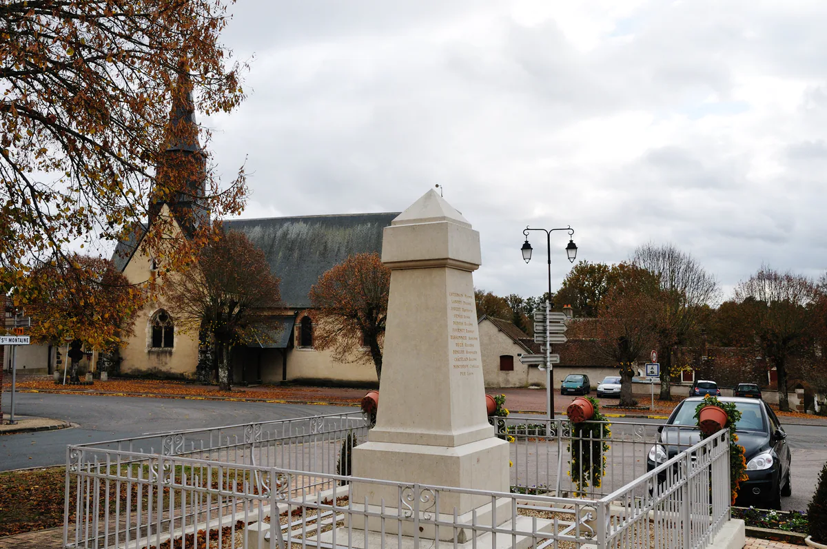 War memorial in front of Saint-Martin church in Ménétréol-sur-Sauldre