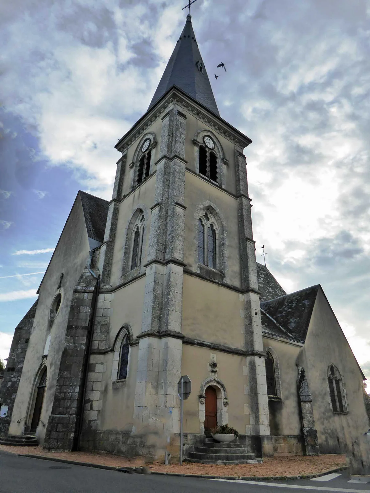 Clocher et façade de l’église Saint-Firmin de Méry-ès-Bois